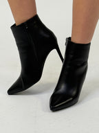 מגף עקב שחור