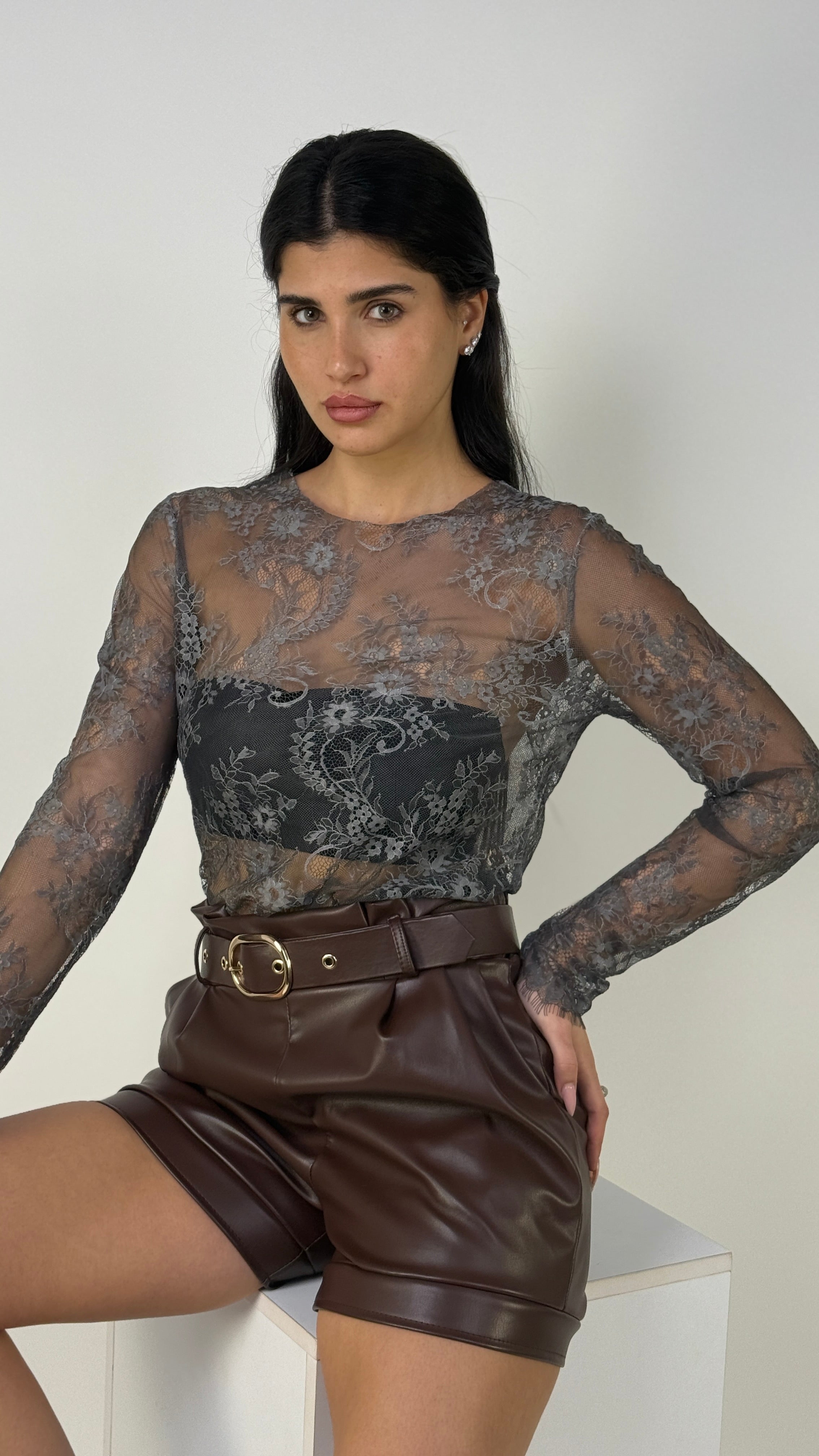חולצת תחרה Lace Chic